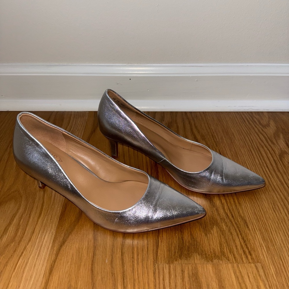 EUC Naturalizer Everly Pump Heels Silver Leather, Low Heel, Women's 8M - Picture 15 of 16
